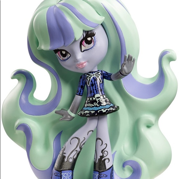 LOOKING FOR: Monster High Vinyl Figurines! - Picture 3 of 12